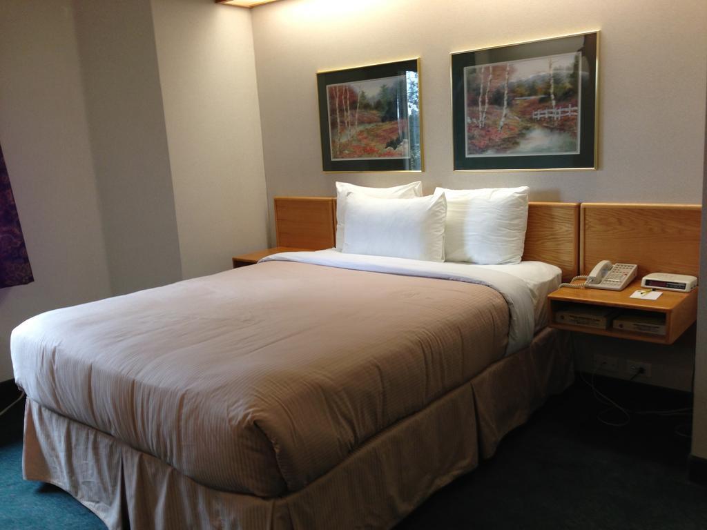 Canadas Best Value Inn Langley/Vancouver Zimmer foto